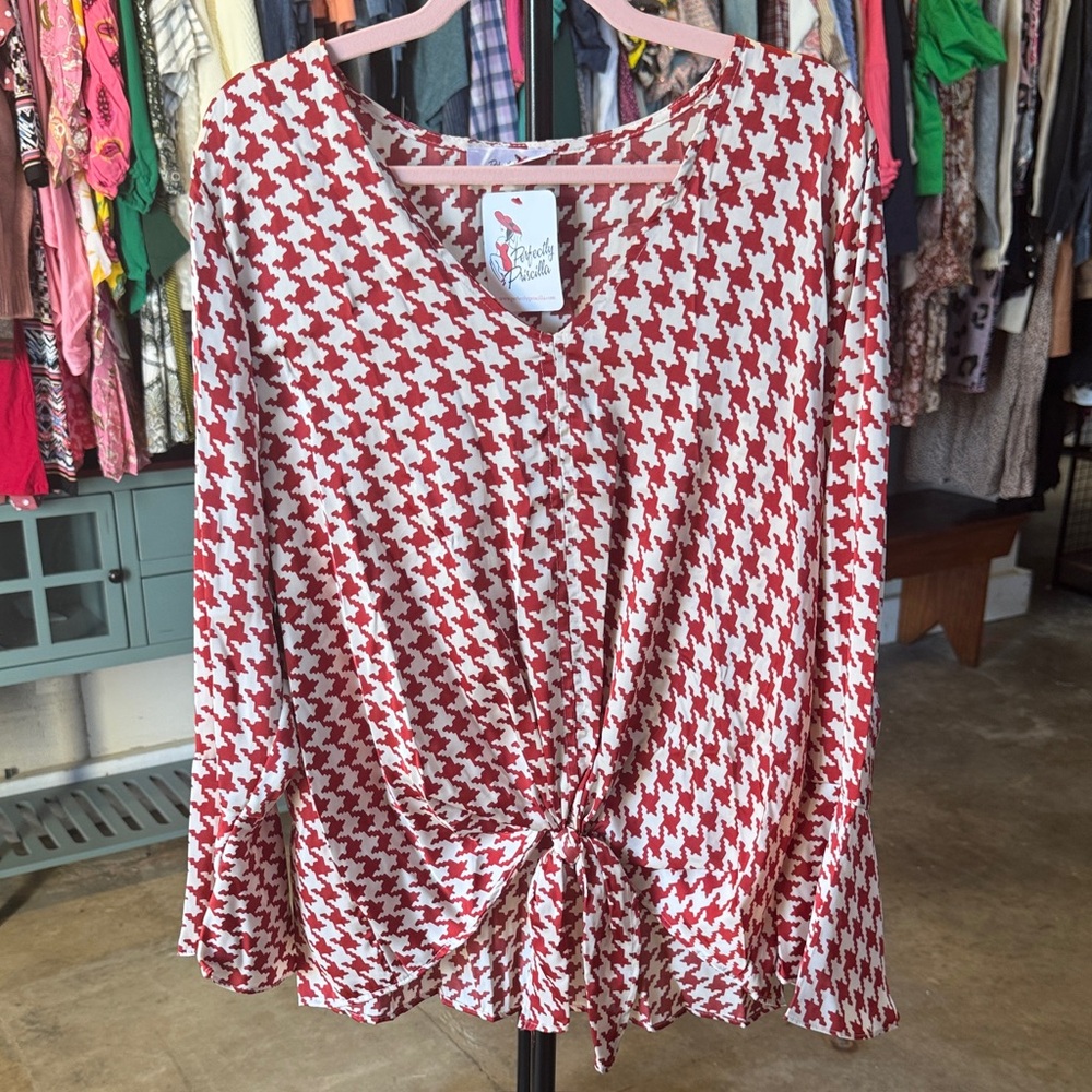 Chic Red and White Houndstooth Blouse